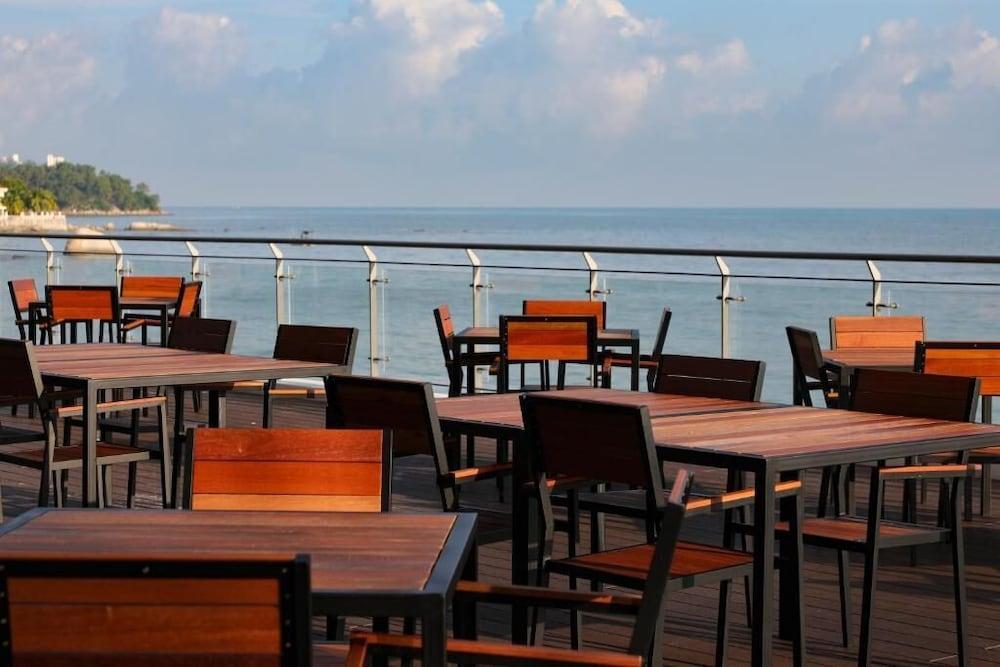 Hompton Hotel By The Beach George Town Exterior foto