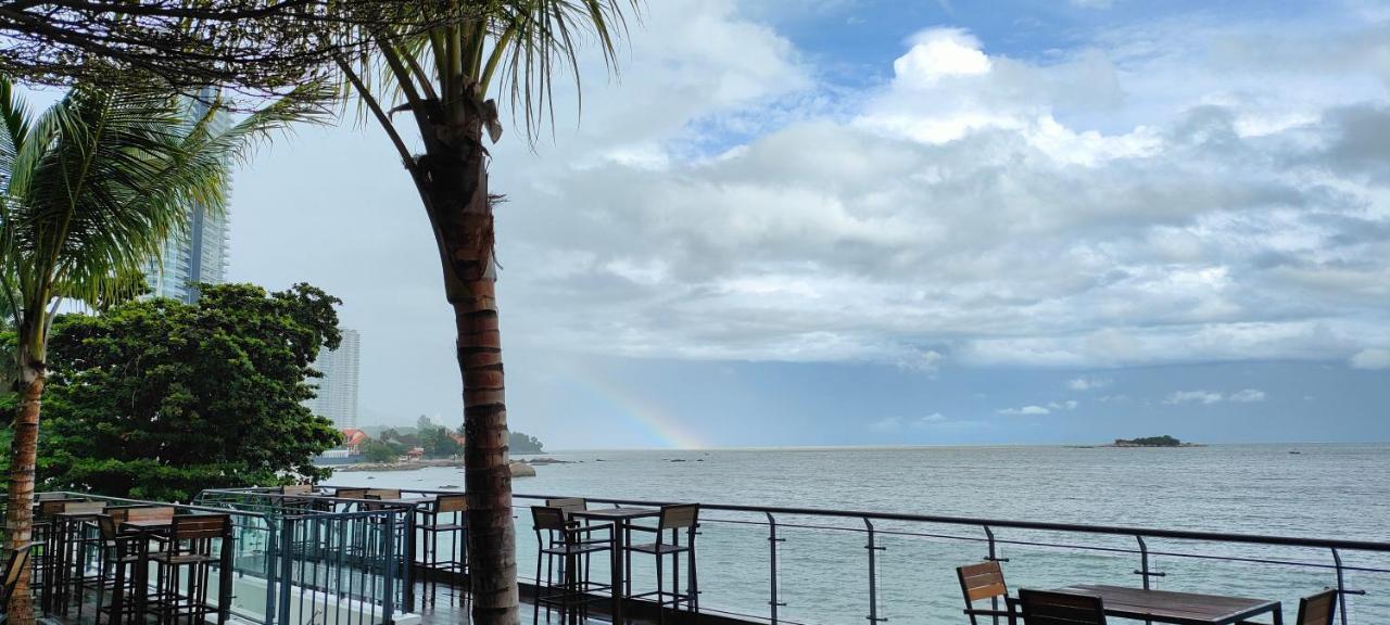 Hompton Hotel By The Beach George Town Exterior foto