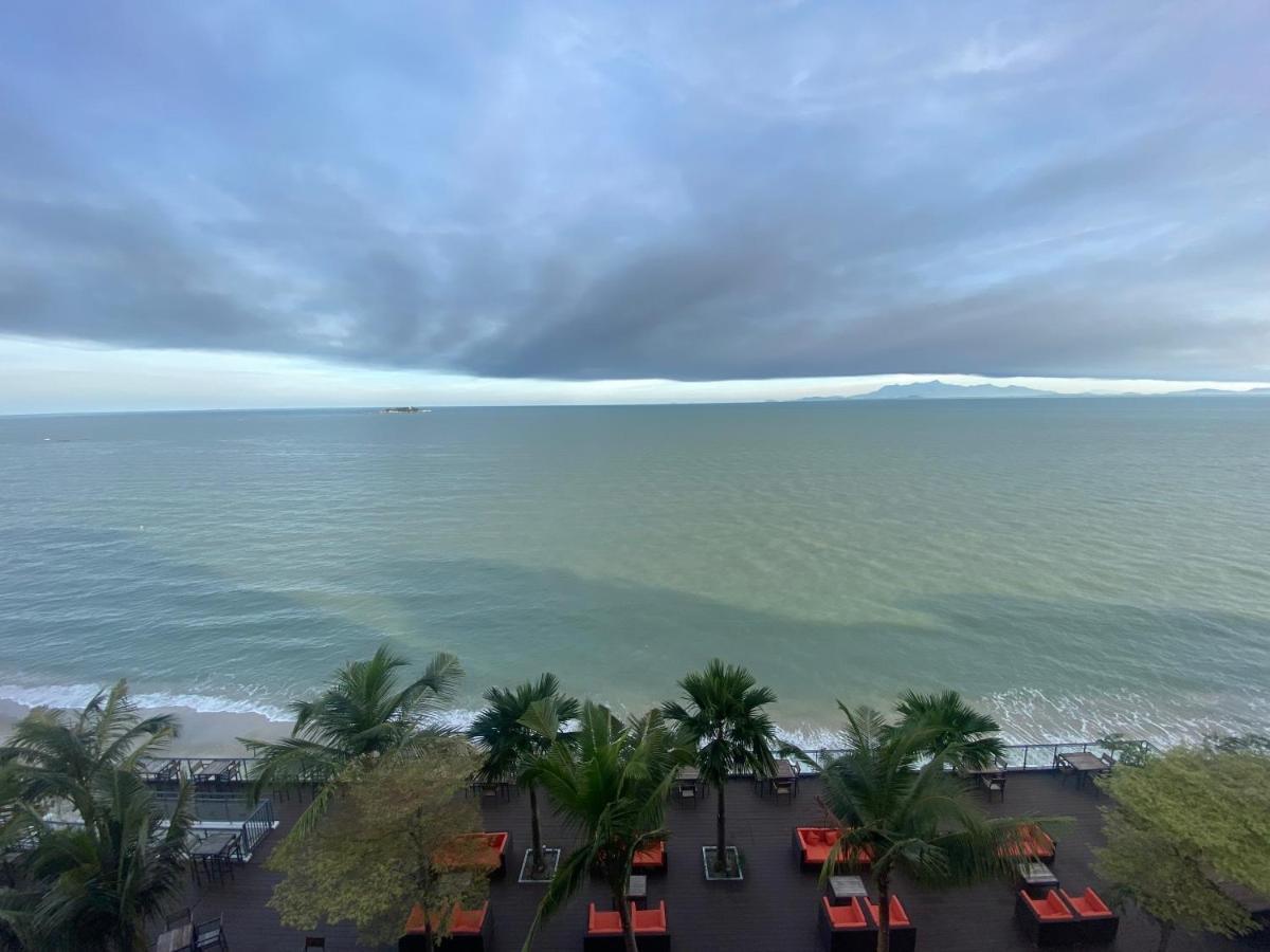 Hompton Hotel By The Beach George Town Exterior foto